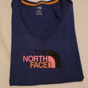 Like new. Womens North Face Tee Size M